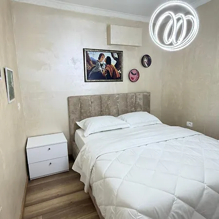 Luxury 2 Near Square 21 * Tirana