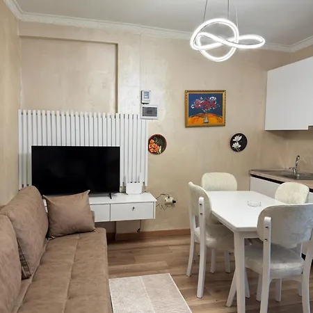 Luxury 2 Near Square 21 Apartment *