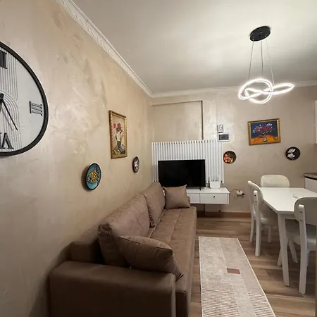 Apartment Luxury 2 Near Square 21 Tirana